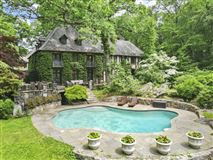MAJESTIC SIX BEDROOM ENGLISH MANOR