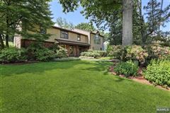 BEAUTIFULLY LANDSCAPED PROPERTY IN GREAT LOCATION