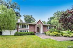 BEAUTIFUL BUILDERS HOME ON PARK LIKE PROPERTY