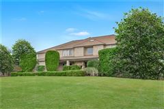 AMAZING CUSTOM FIVE BEDROOM BRICK COLONIAL