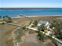 GORGEOUS HOME WITH PANORAMIC VIEWS OF THE INTRACOASTAL WATERWAY