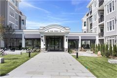 EXPERIENCE SOPHISTICATED LIVING