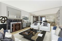 ELEGANT CORNER HOME NEAR CENTRAL PARK