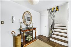 NEWLY RENOVATED FIVE-ROOM DUPLEX APARTMENT