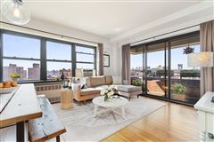 SUNNY AND AIRY HOME WITH PRIVATE BALCONY