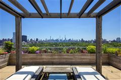 TROPHY PENTHOUSE WITH UNPARALLELED VIEWS