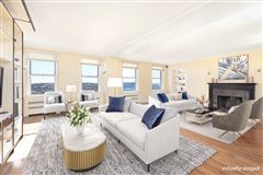SPRAWLING THREE BEDROOM WITH PARK VIEW