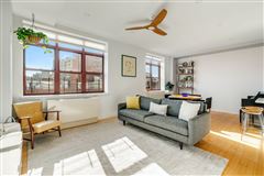 IMPRESSIVE HARLEM DUPLEX