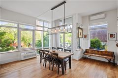 ONE-OF-A-KIND SPACIOUS APARTMENT WITH PRIVATE TERRACE IN LONG ISLAND CITY