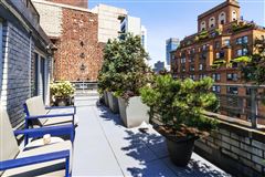 CAPTIVATING ONE BEDROOM CONDOMINIUM