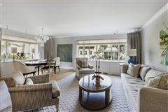 SUN-FLOODED, HAPPY HOME WITH LUXURIOUS FINISHES IN CENTRAL UPPER EAST SIDE