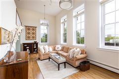 ONE-OF-A-KIND LOFTED APARTMENT IN VIBRANT COBBLE HILL