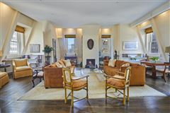 JEWEL IN THE CROWN - PENTHOUSE IN HISTORIC LANDMARK