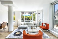 CHIC AND MODERN LOFT STYLE CONDOMINIUM IN CHELSEA