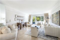 GRAND FIFTH AVENUE HOME