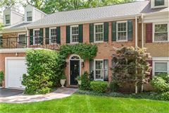 FULLY RENOVATED TOWNHOUSE