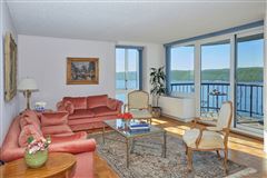 MESMERIZING LA RIVE CONDO