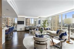TRIPLE MINT HOME WITH OUTDOOR SPACE AND PANORAMIC VIEWS