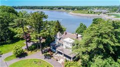 MAJESTIC WATERFRONT HOME