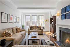 SPACIOUS MINT CONDITION PREWAR COOP
