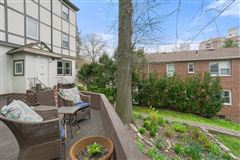 A UNIQUE AND PRIVATE TUDOR HOUSE