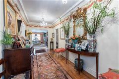 SPRAWLING APARTMENT WITH PRE-WAR ELEGANCE