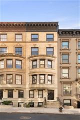 VERSATILE SIX-STORY TOWNHOUSE