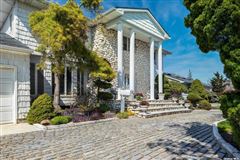 SPECTACULAR CUSTOM COLONIAL WITH BEAUTIFUL VIEWS