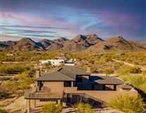 STUNNING MODERN MASTERPIECE