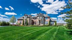 SPECTACULAR HOME WITH PANORAMIC VIEWS