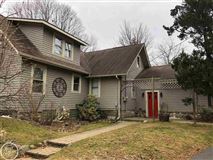 HIGHLY SOUGHT AFTER LAKE OAKLAND PROPERTY
