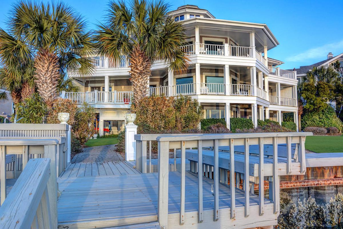 INCREDIBLE WATERFRONT HOME ON FIGURE EIGHT ISLAND North Carolina