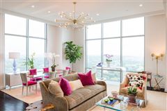 LUXURIOUS JUNIOR PENTHOUSE SUITE WITH SPECTACULAR VIEWS