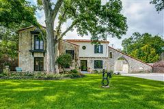THIS BESPOKE PROPERTY HAS BEEN RECENTLY EXTENSIVELY UPDATED AND RESTORED