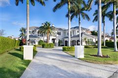 REMARKABLE SIX BEDROOM WATERFRONT ESTATE