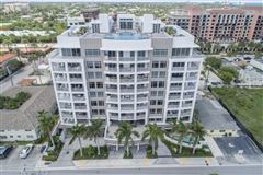 IMMACULATE WRAPAROUND CORNER UNIT