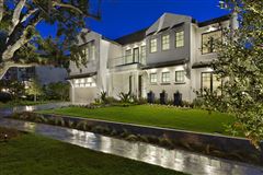 A STYLISHLY REFINED RESIDENCE