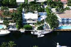 LOVELY SUNRISE KEY HOME WITH MIDDLE RIVER VIEWS