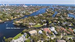 LOVELY FORT LAUDERDALE CANAL-FRONT PROPERTY