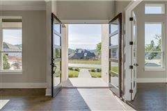 BEAUTIFUL AND SPACIOUS MODERN HOME IN FRANKLIN