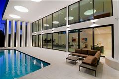 MAGNIFICENT MODERN HOUSE ON A LARGE LOT