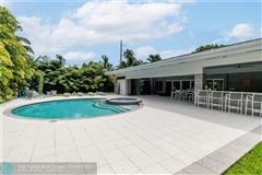BEAUTIFUL PRIVATE HOME IN WILTON MANORS