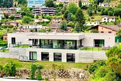 MODERN HOME WITH GORGEOUS VIEW
