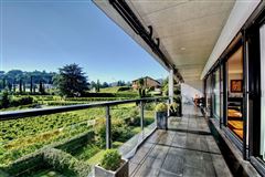 SOUTH ORIENTED RESIDENCE