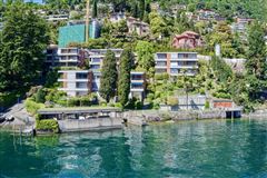WATERFRONT RESIDENCE WITH DOCK