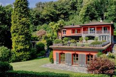 ELEGANT ESTATE WITH VIEWS