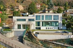 CONTEMPORARY LUXURY VILLA WITH SPECTACULAR VIEW