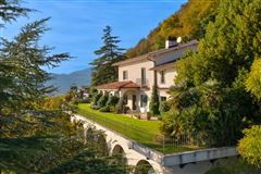 VILLA WITH BEAUTIFUL VIEWS