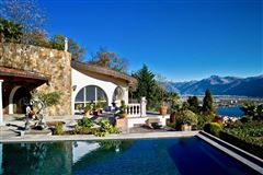 UNIQUE AND CHARMING RESIDENCE