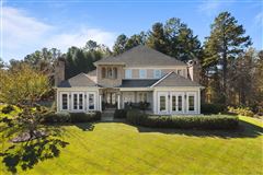 EXPERTLY BUILT SHOWCASE HOME